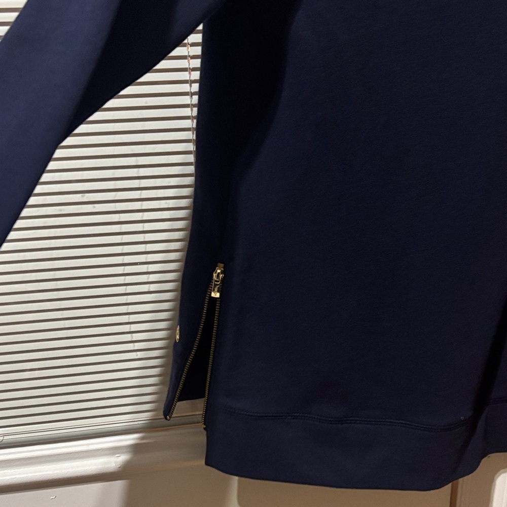 Lilly Pulitzer Luxletic Deep Blue Top - Picture 7 of 7